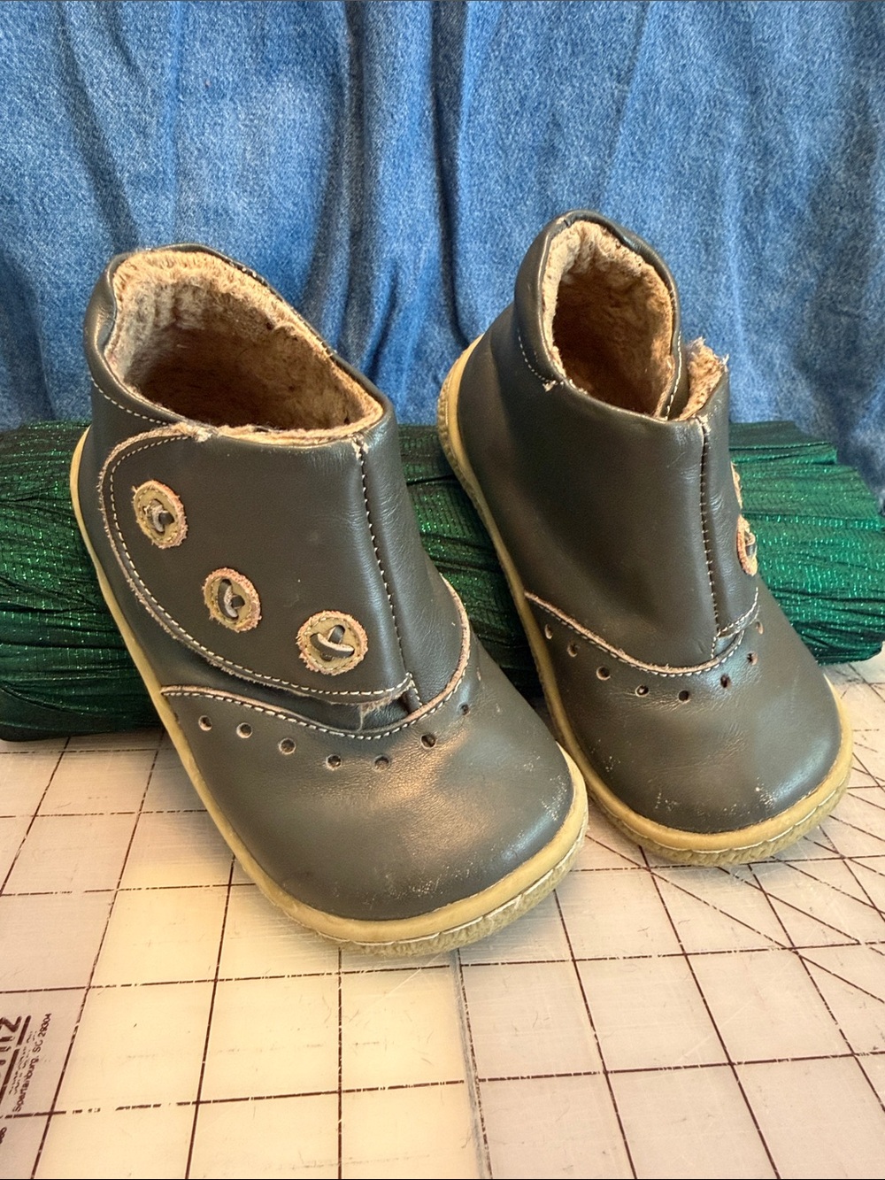 Livie & Luca size 8 toddler.  Gray Leathe Booties with Faux Fur Lining